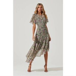 ASTR The Label Flutter Sleeve Maxi Dress in Black Daisy Floral